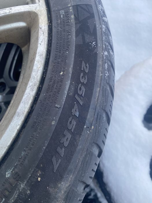 Komplet felg audi 235/45r17 et 45 zima