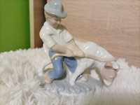 Figurka porcelanowa chłopiec z byczkiem