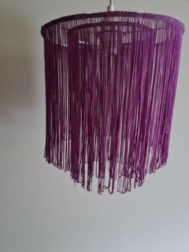 Lampa sufitowa fioletowa frędzle + zasłona