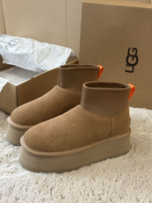 В наявності угги уггі Ugg Dipper Mini повністю натуральні