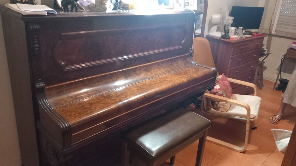 Piano Uebel Lechleiter