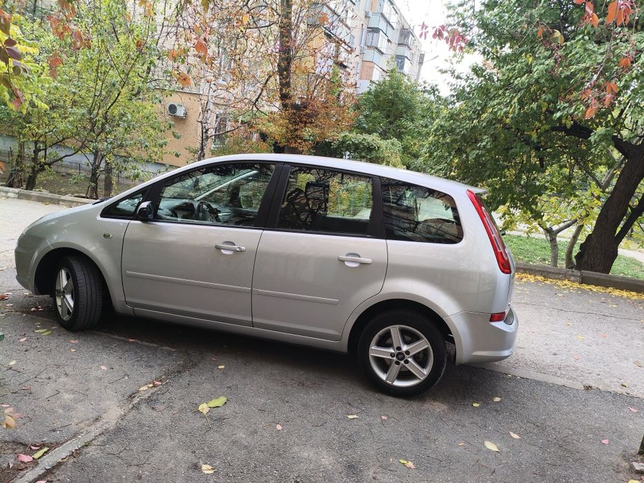 Продам FORD C-MAX 2010 года 1.8 дизель