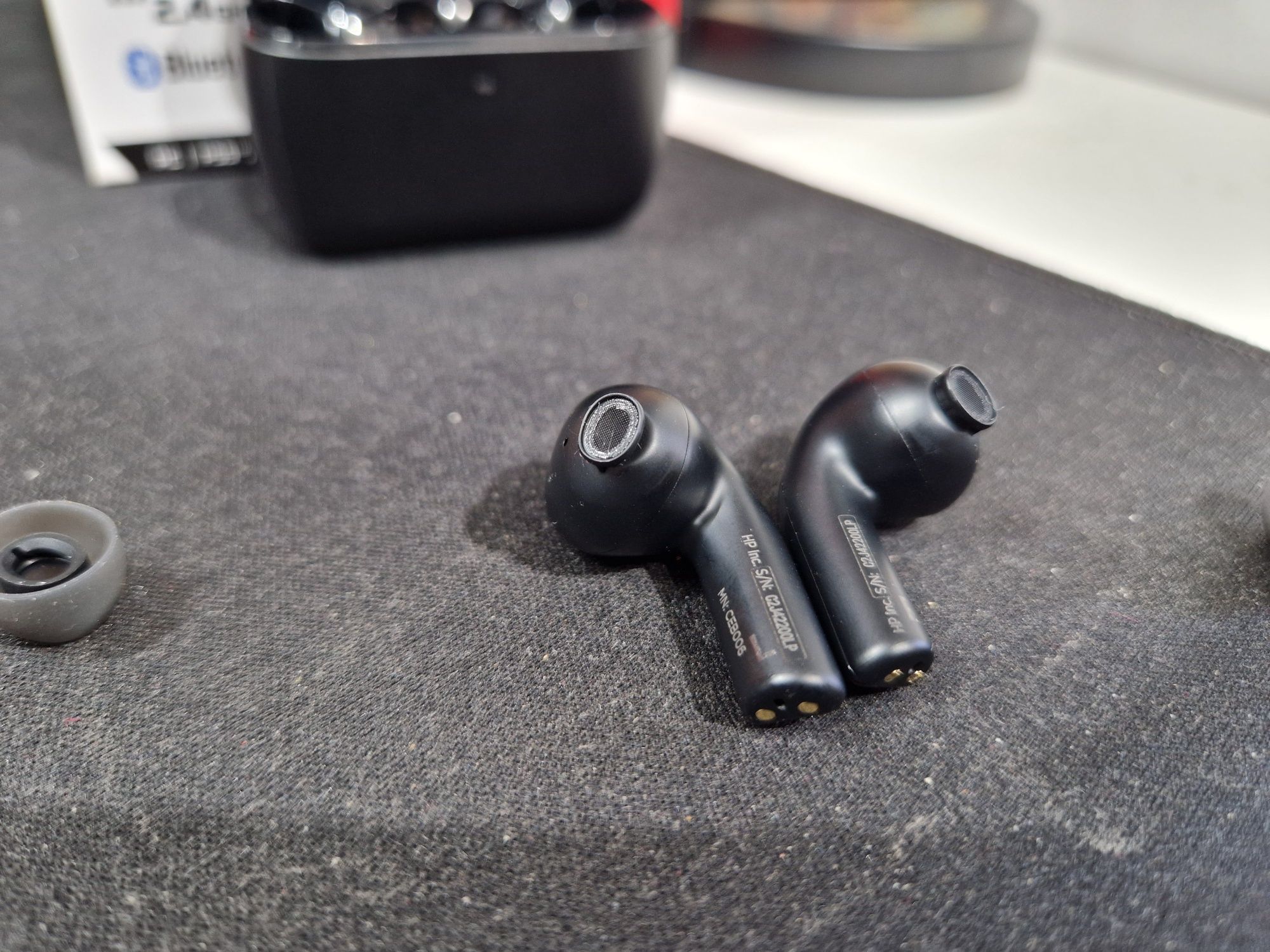 HyperX Cloud MIX Buds 2 - świetne słuchawki TWS z ANC dla graczy