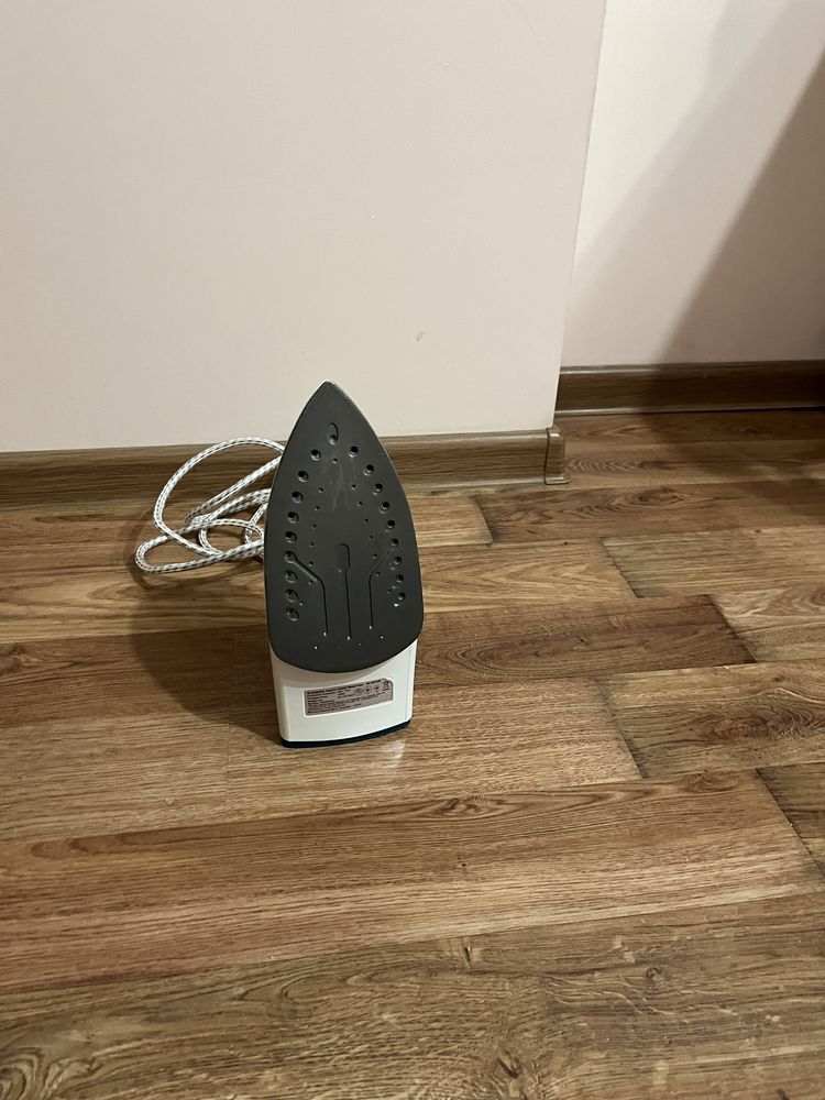 Праска ,утюг electrolux