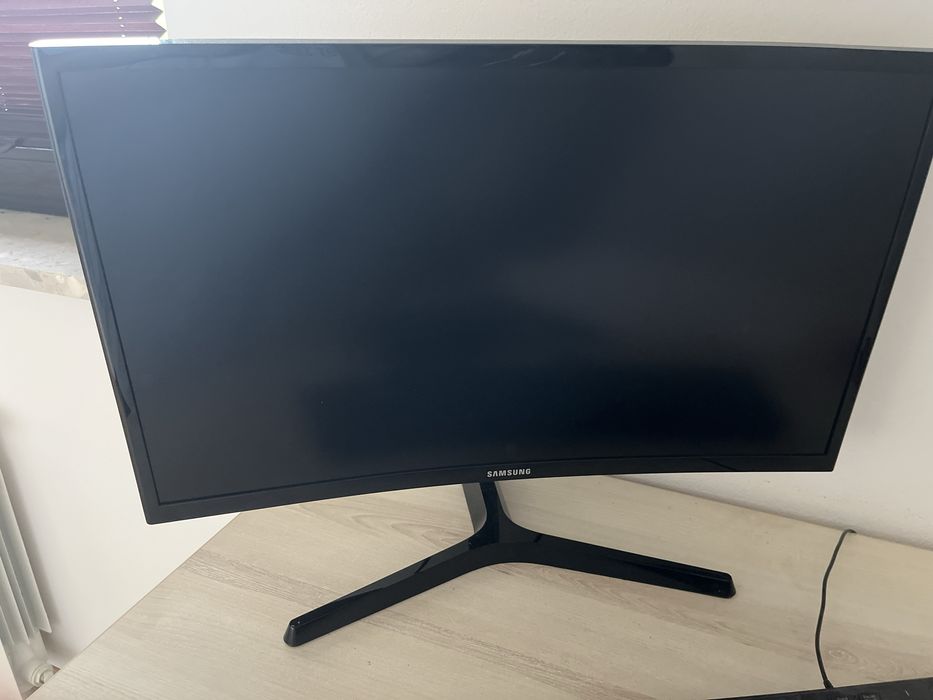 Komputer stacjonarny + monitor