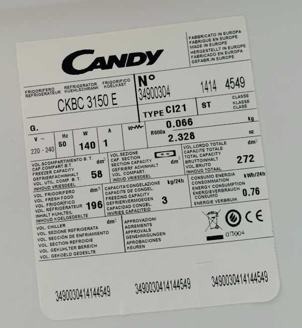 Frigorífico combinado Candy, com fuga interna