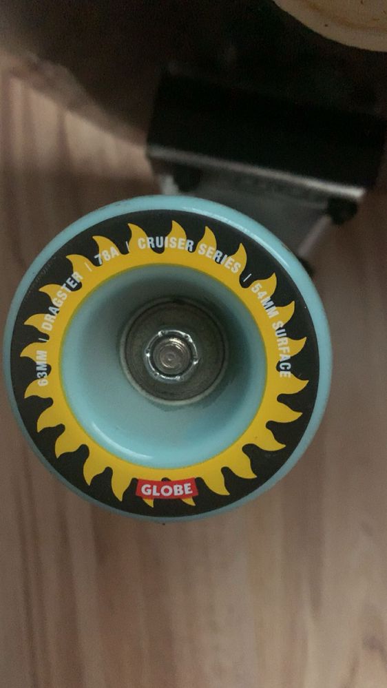 Globe cruiser Big Bad Bruiser Lotus