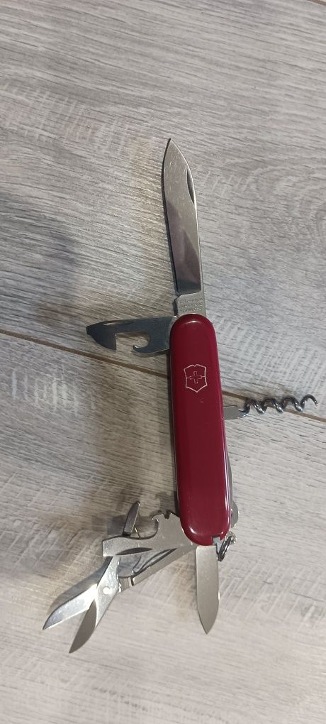 Victorinox швейцарский  мультитул