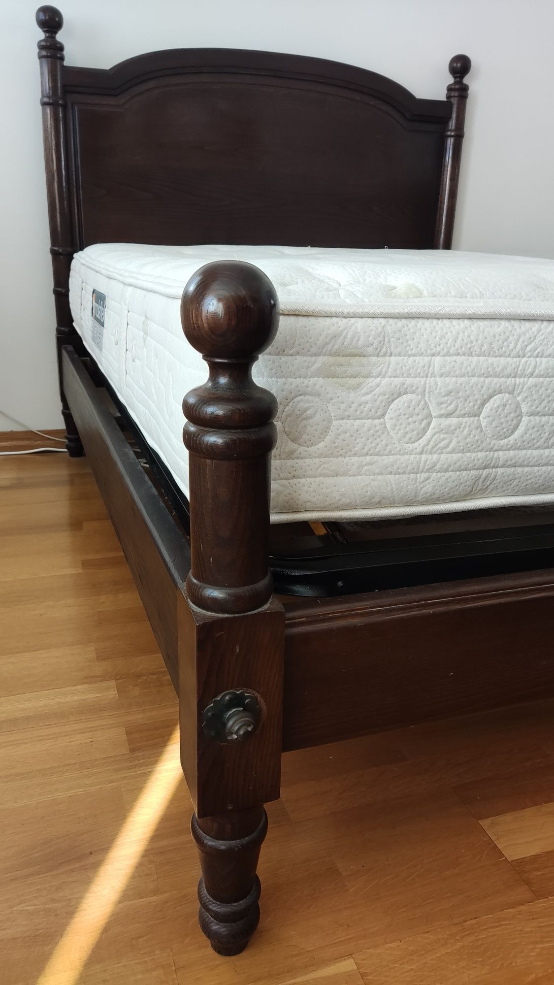 Cama casal (1,83x1,34) com colchao Molaflex e estrado