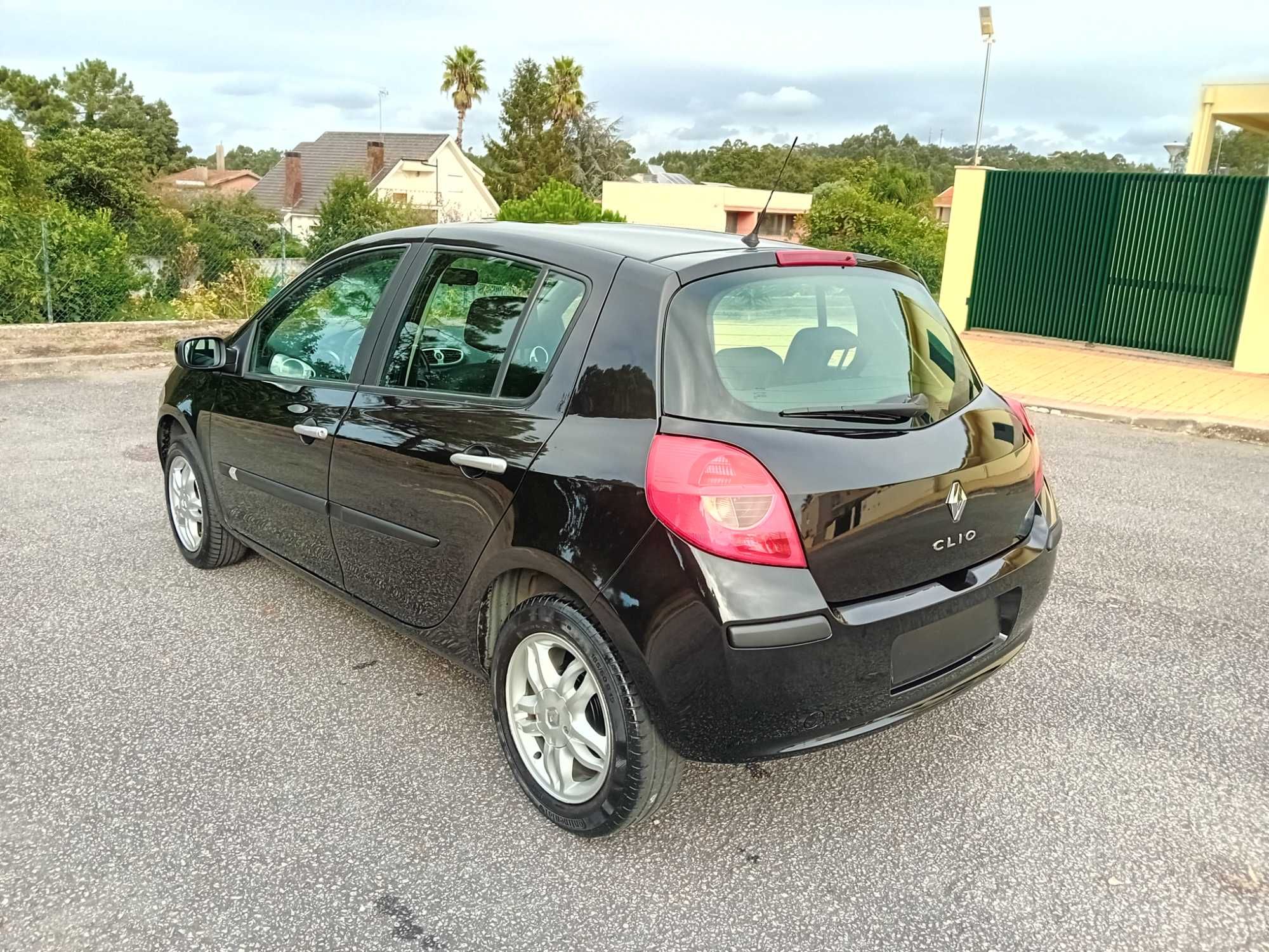 Renault clio 1.2i 75cv Dynamique