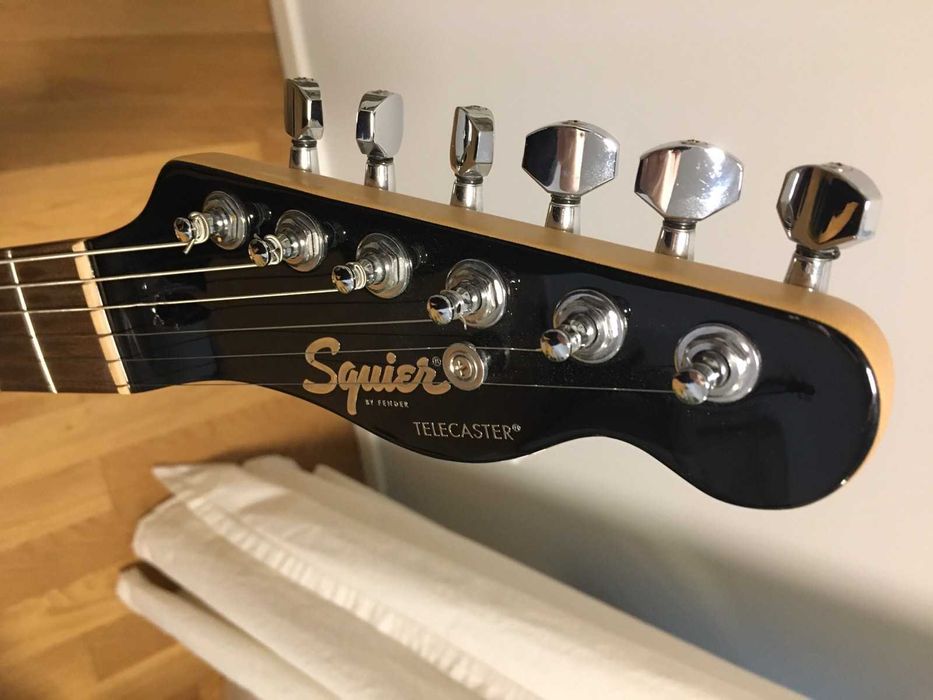 Squier by Fender Telecaster J5 +комбо FENDER CHAMPION 20 +2 кабеля