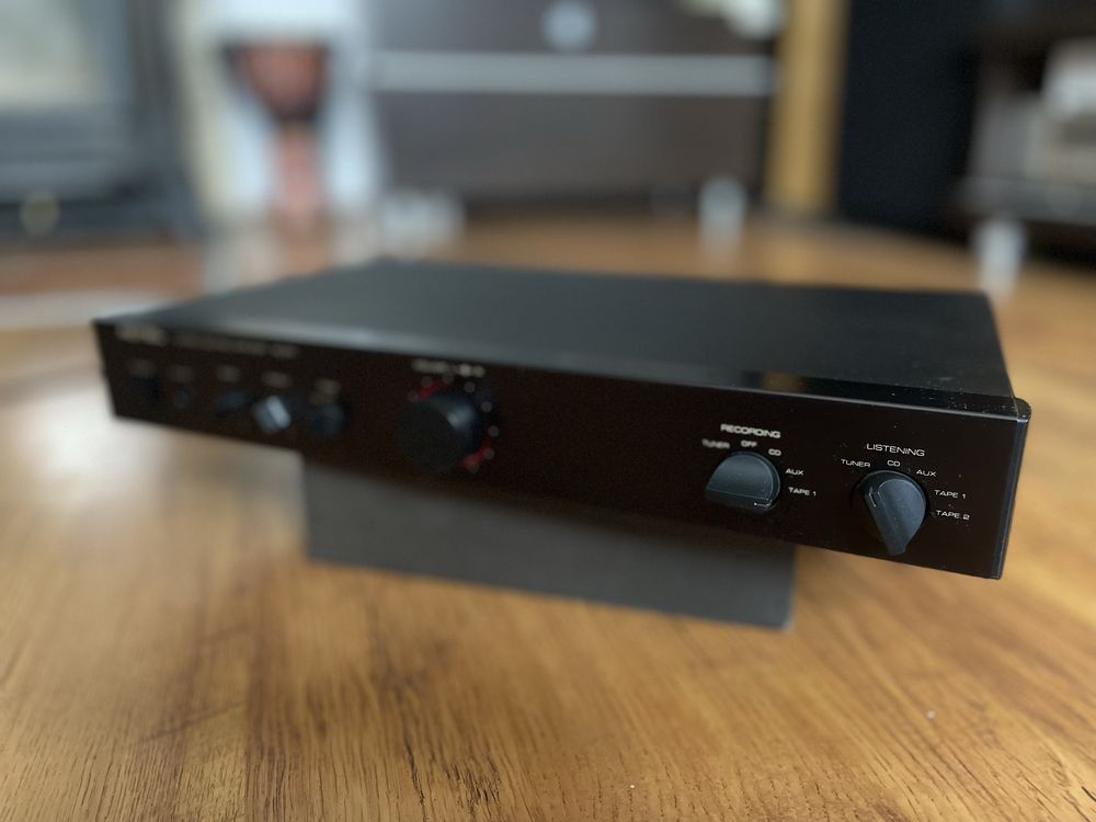 Audiofilski przedwzmacniacz Rotel rc 971