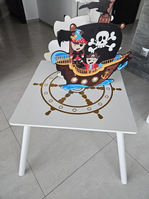 Sprzedam żyrandol oraz stolik z krzesłami