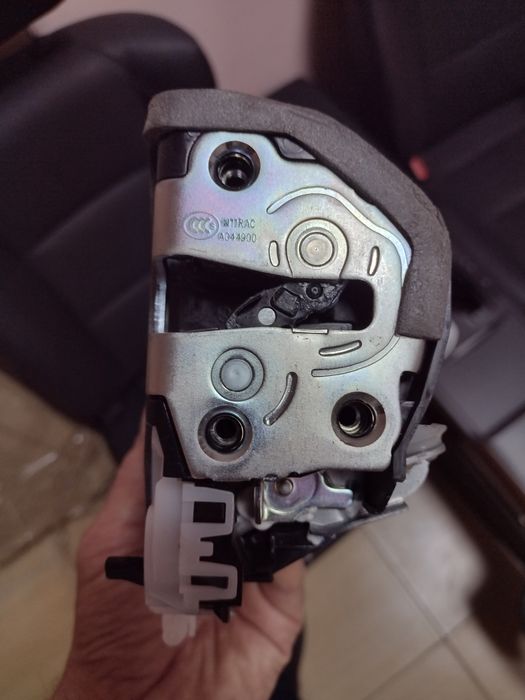 Замок задней правой двери honda cr-v