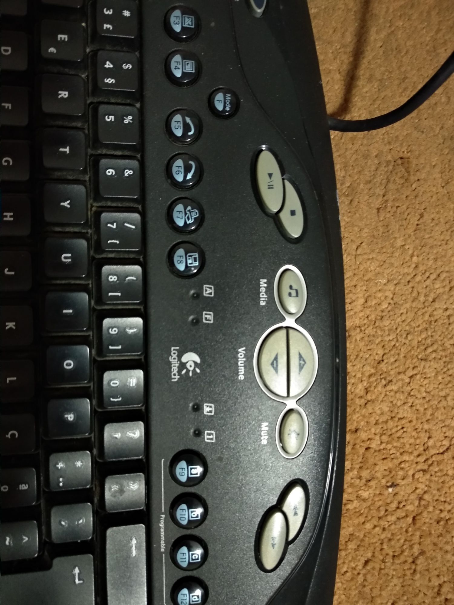 Teclado Logitech como novo