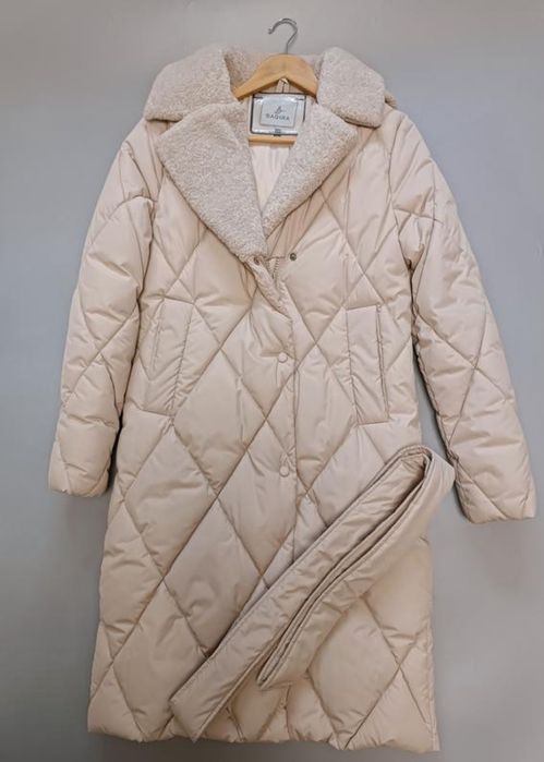 Зимня бежева стьобана куртка з капюшоном та поясом eur 42