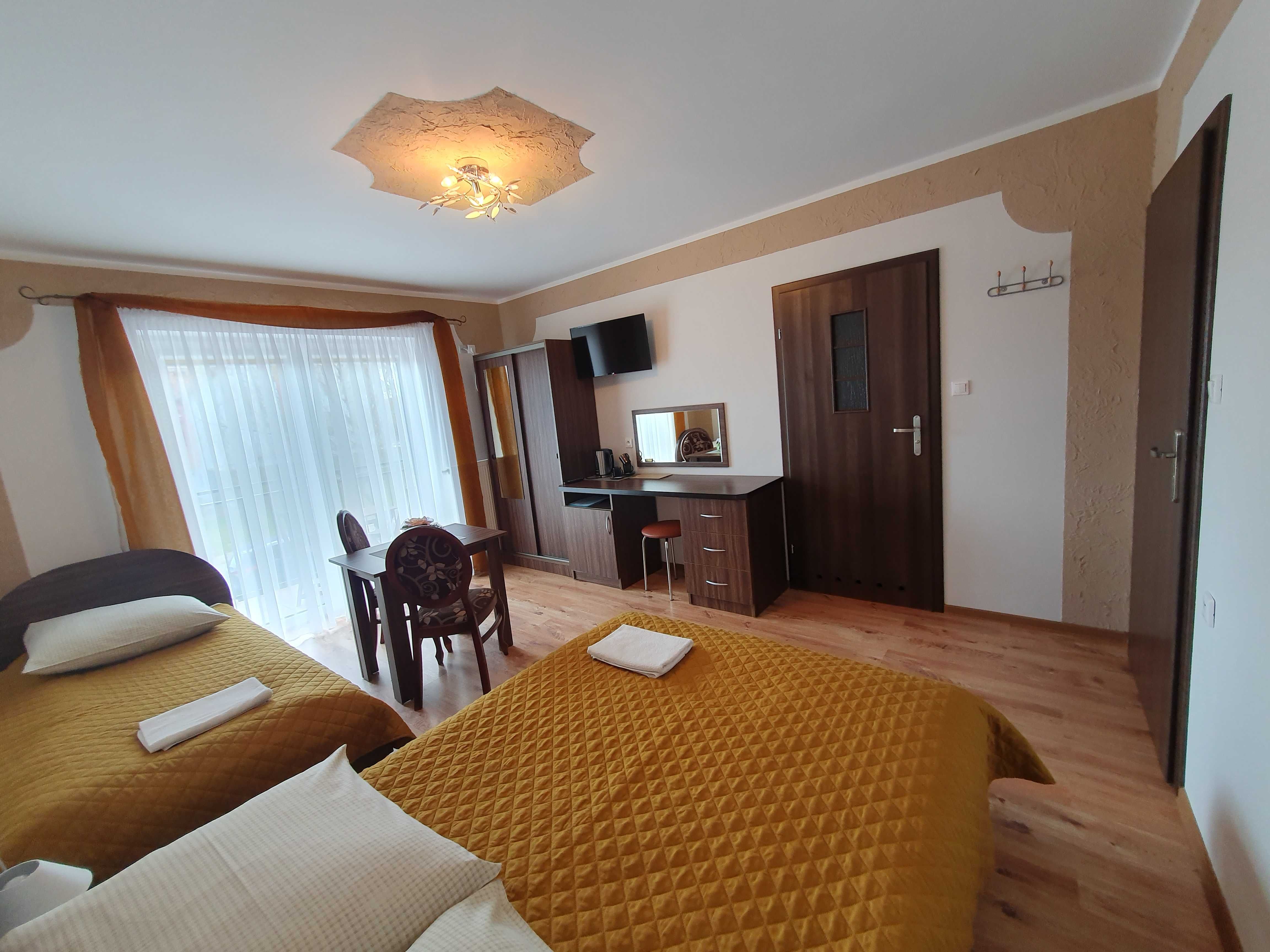 APARTAMENT I POKOJE z balkonami, Plac zabaw, Parking, 300m do plaży.