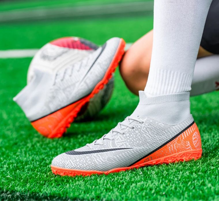 Buty piłkarskie futbolówki turfy orlik skarpeta