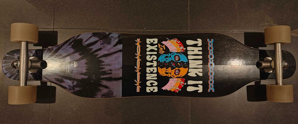 Skate longboard Arbor x Boss Dog, modelo The Axis 37"