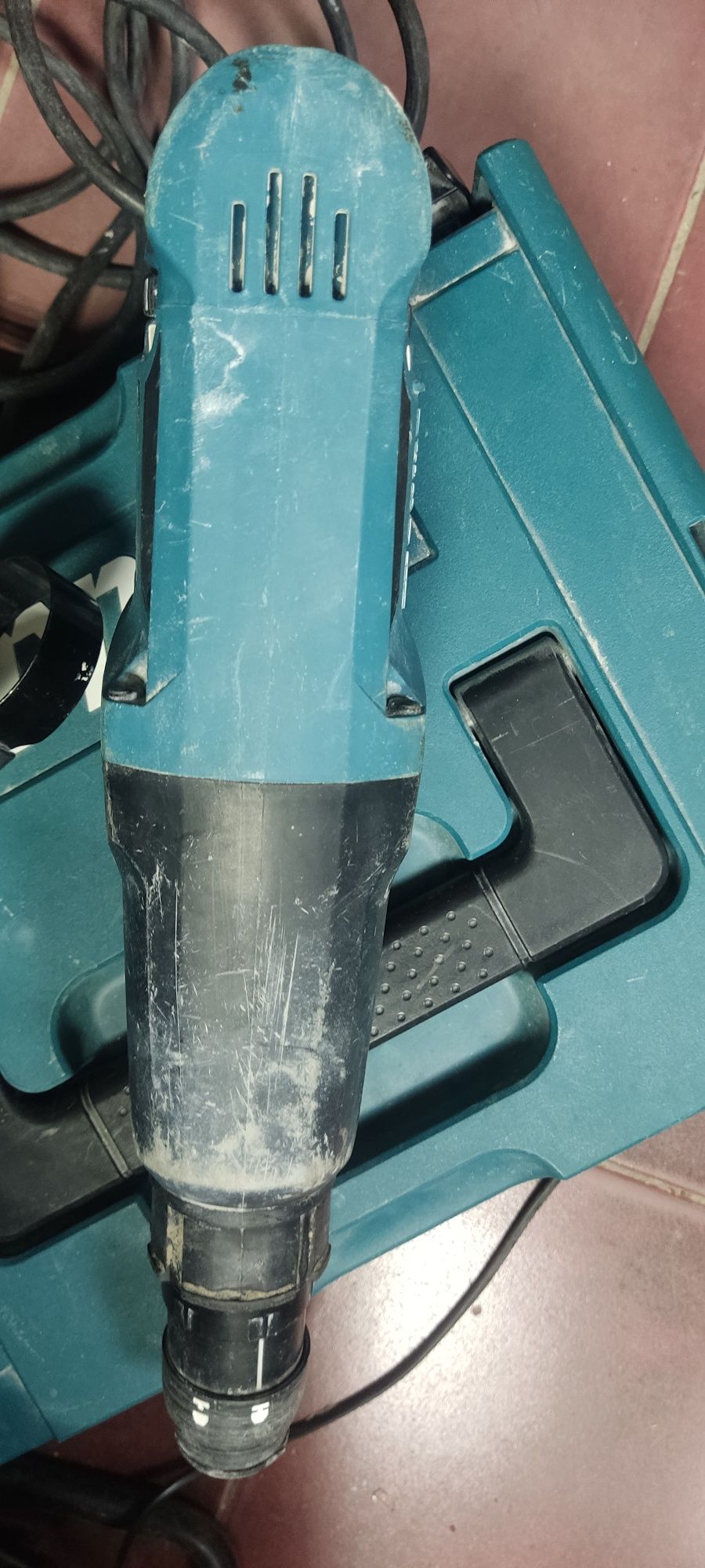 Перфоратор 800W Makita HR2630T