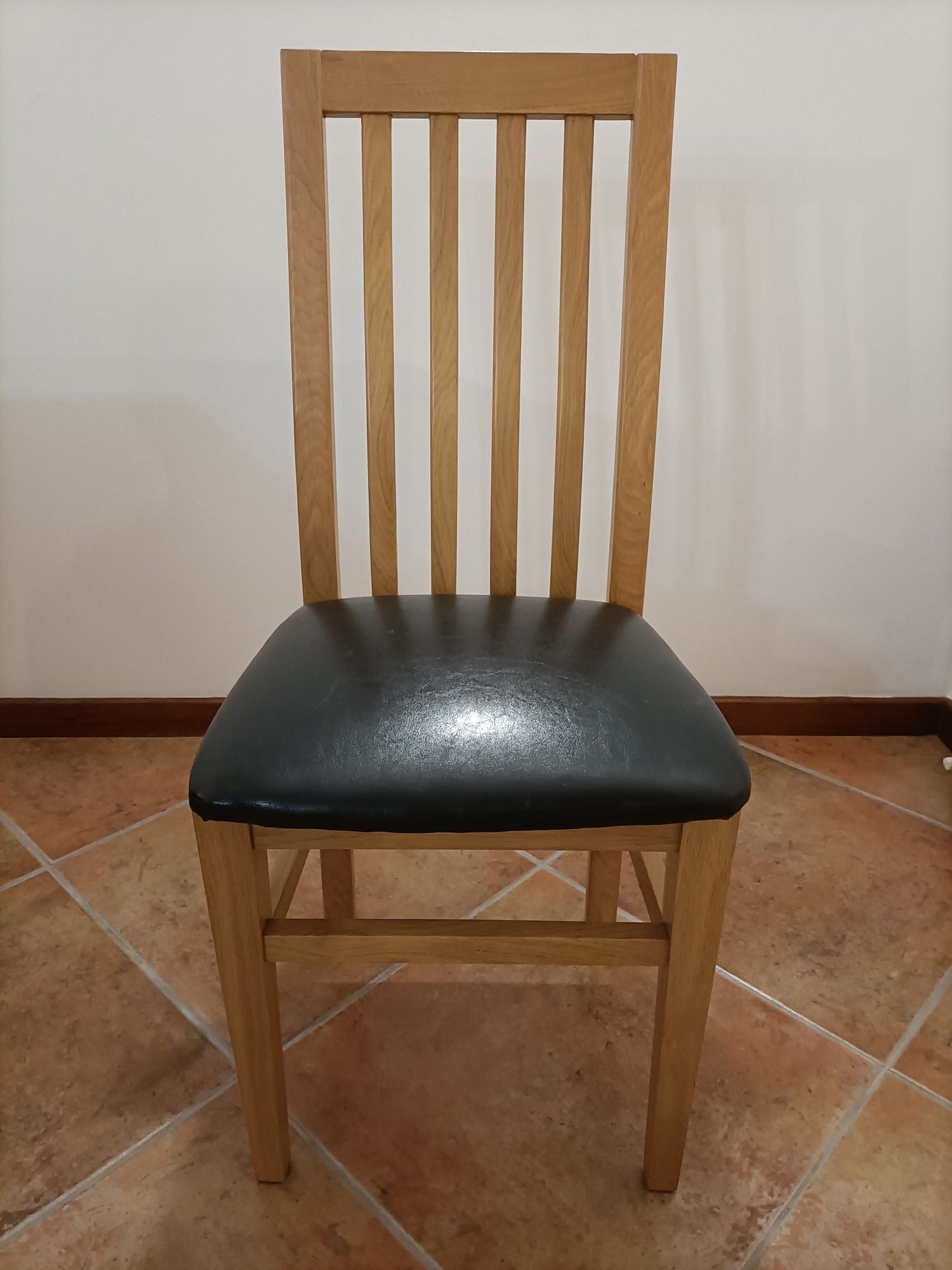 Mesa em madeira.
