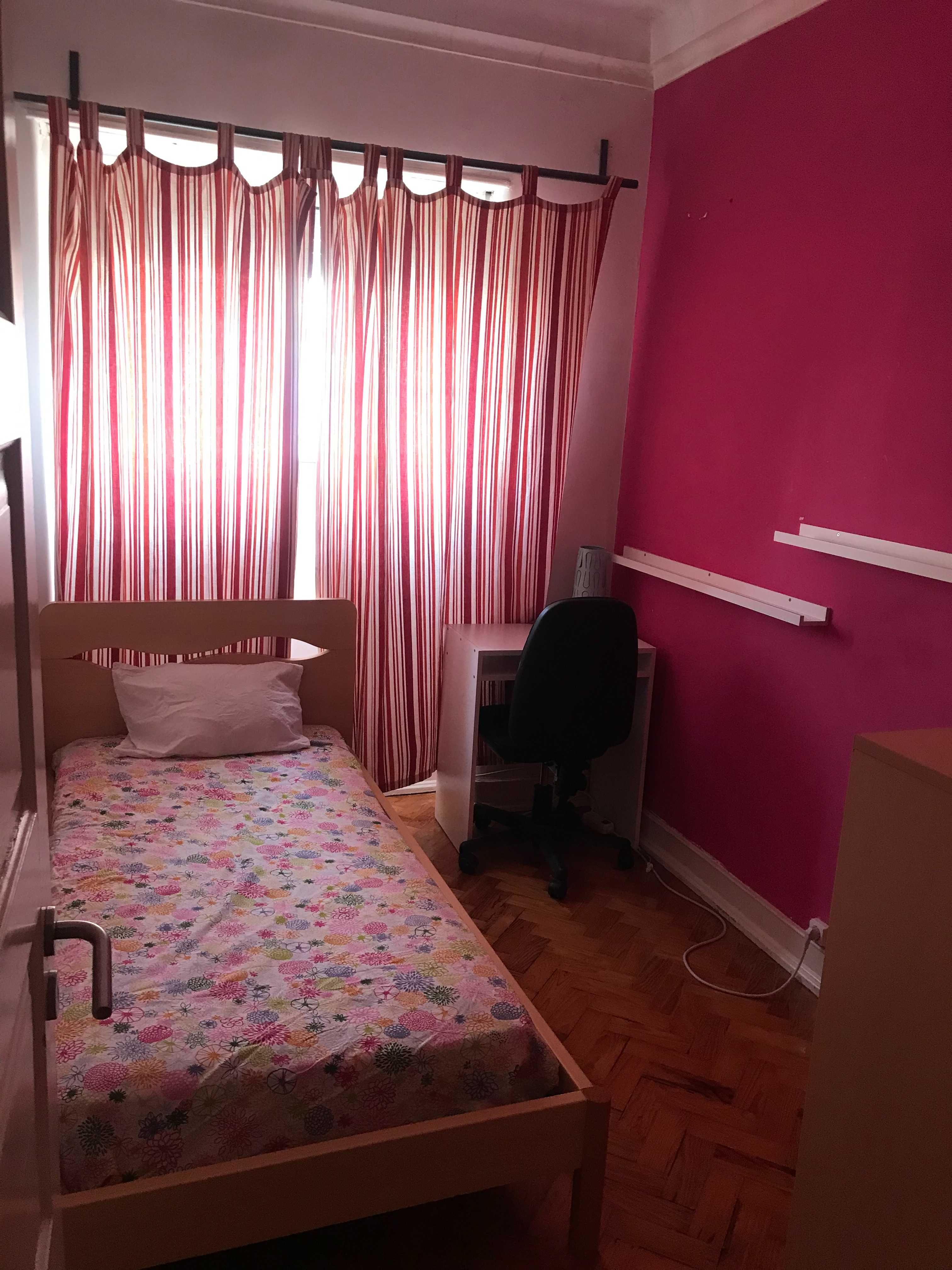 Alugo quarto em casa em Alvalade