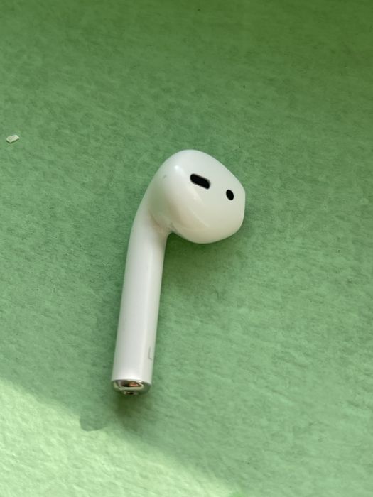 Продам один навушник AirPods 2 Лівий Орігінал А2031