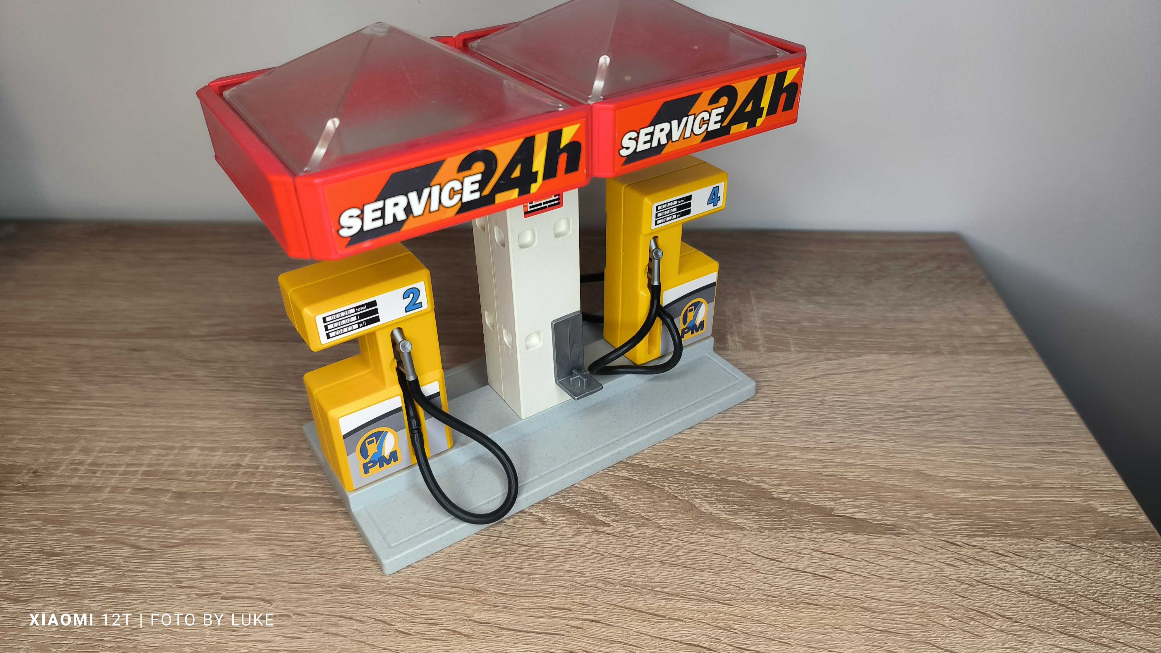 Playmobil stacja paliw dystrybutory
