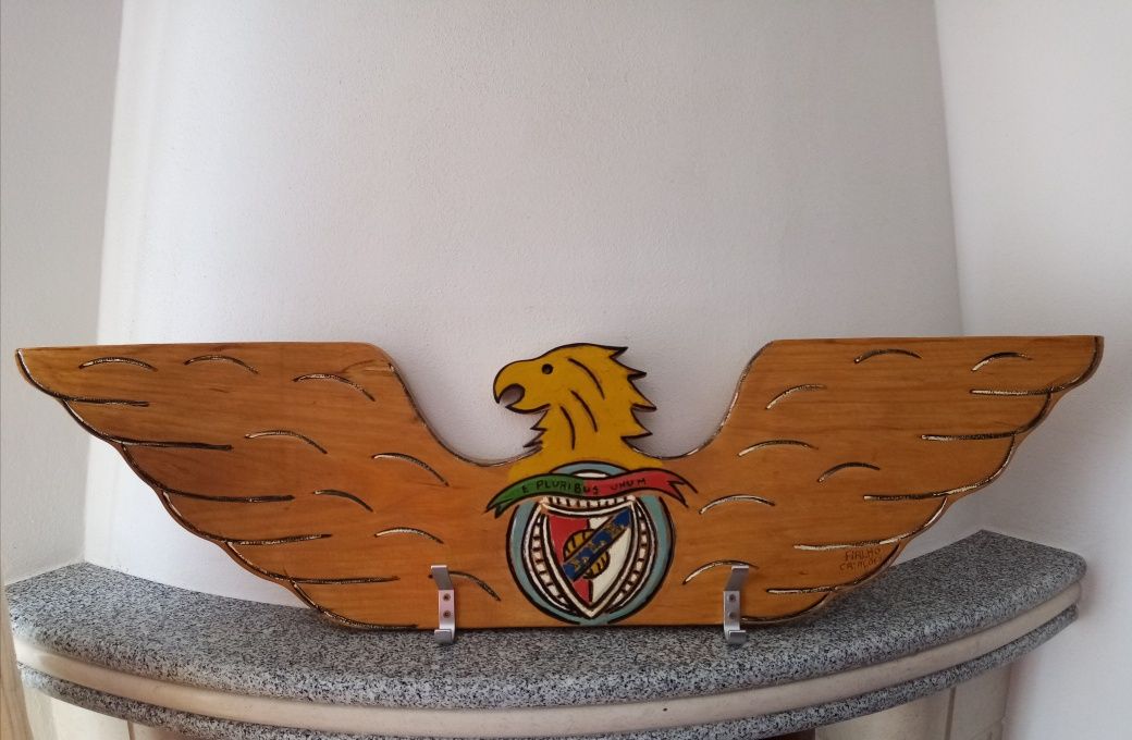 Cabide de parede do Benfica