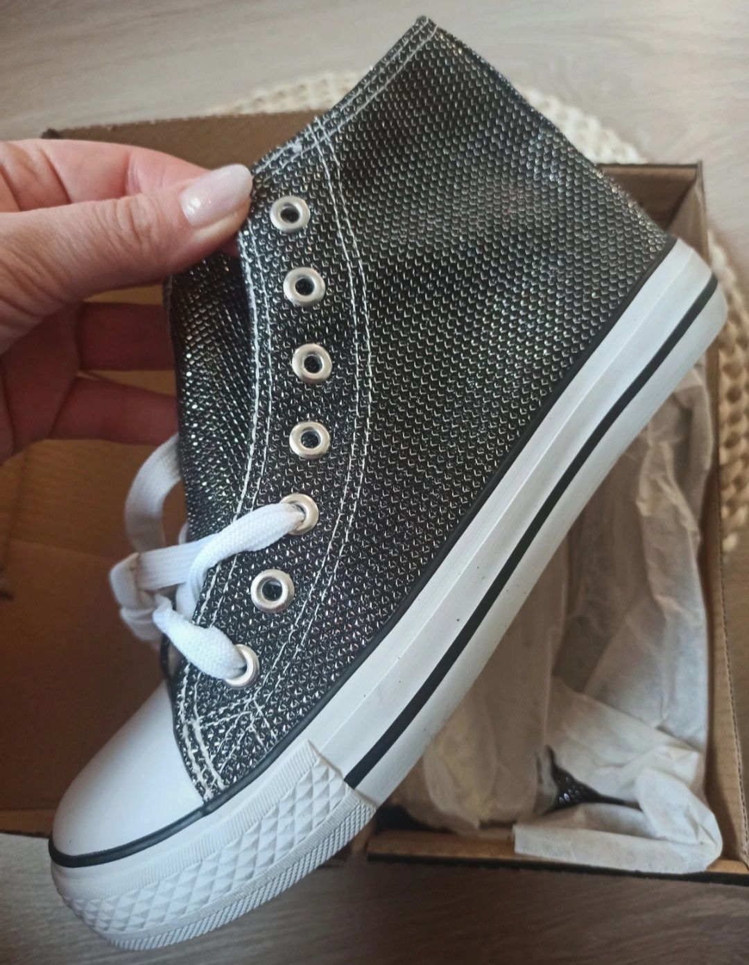 Nowe trampki wysokie za kostkę damskie srebrne czarne 36