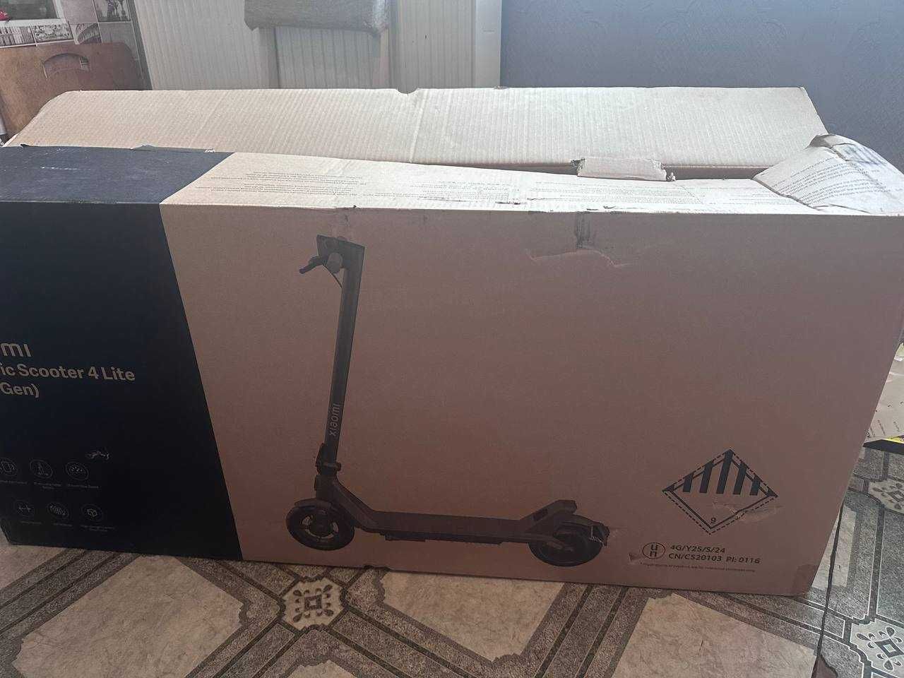 Продам Електросамокат Xiaomi Electric Scooter 4 Lite Gen2.