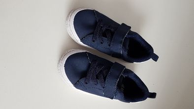 Buty sportowe chłopięce H&M r. 25