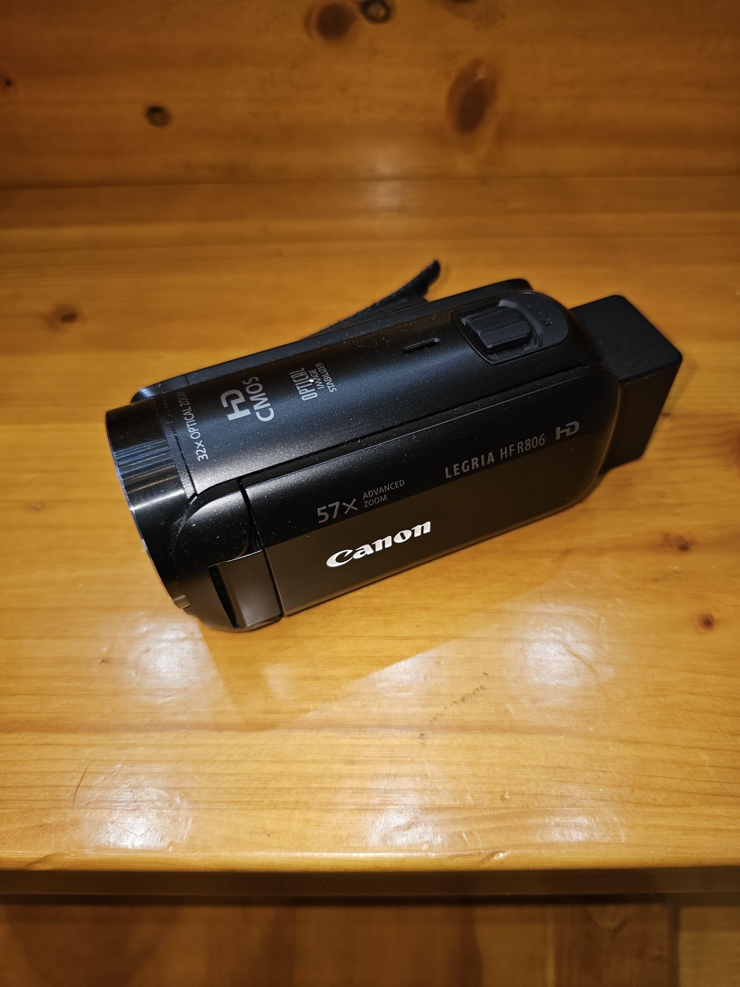 Câmara Canon Legria HFR806