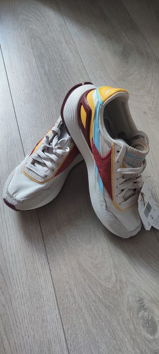 Reebok жіночі кросівки 36 розмір