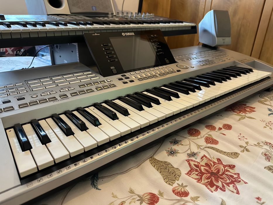 Yamaha Conjunto de teclados com colunas e subwoofer