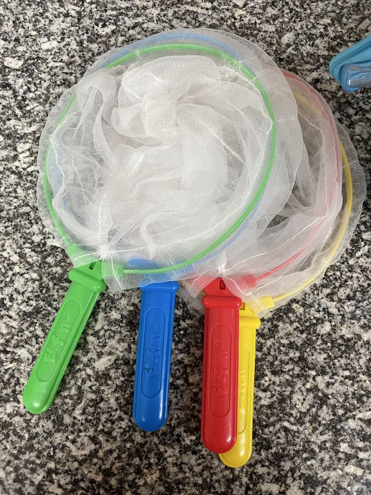 Brinquedo em otimo estado (inclui pilhas)
