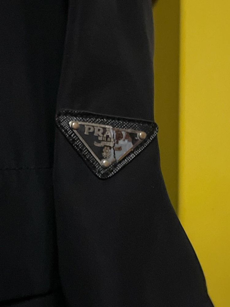 Вітровка Prada оригінал