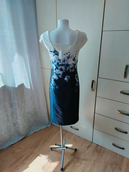 NOWA biało-granatowa satynowa sukienka ołówkowa r. 46 (3XL) Bonprix