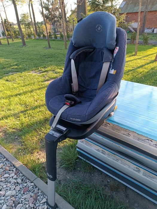 Sprzedam fotelik samochodowy Maxi Cosi plus baza