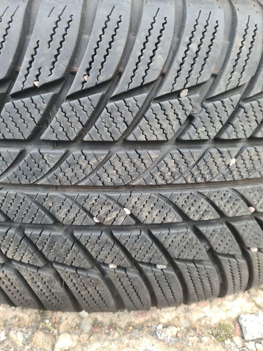 Komplet opony zima 225/50/18 bridgestone RSC RUNFLAT bmw