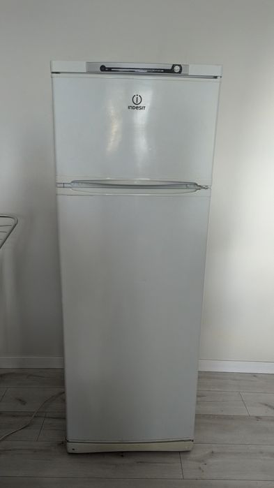 Холодильник Indesit, вживаний, робочий