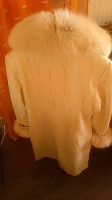 Кожаный утеплённый женский плащ-пальто Tavena