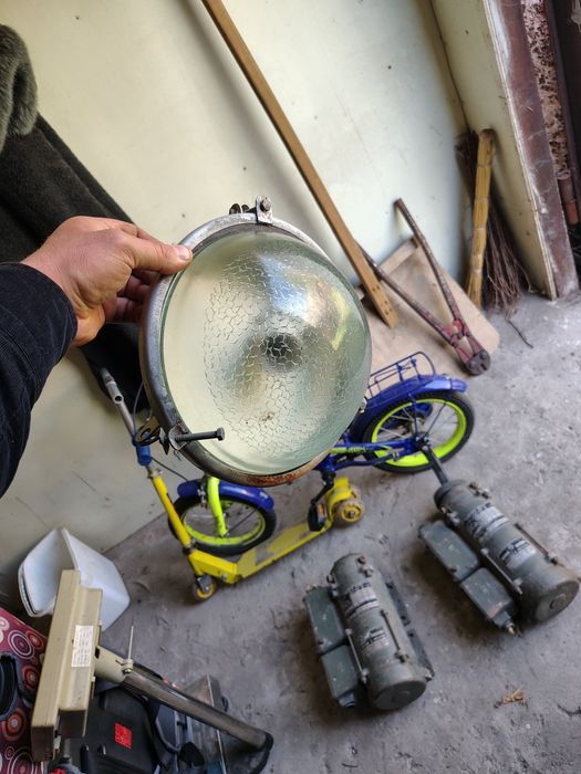 Продам светильник нпп-03-100