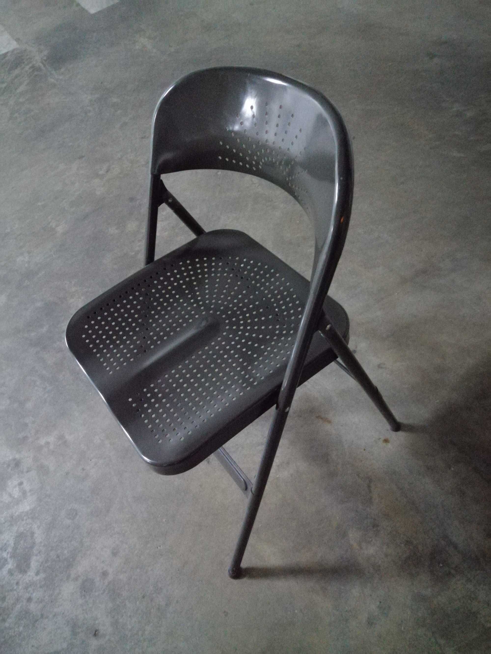 Cadeira metálica dobravel cinza