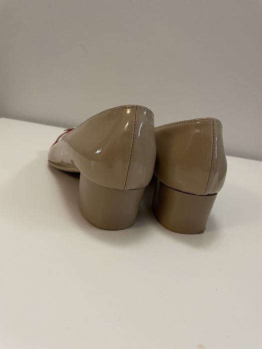 Eleganckie, damskie buty na małym koreczku