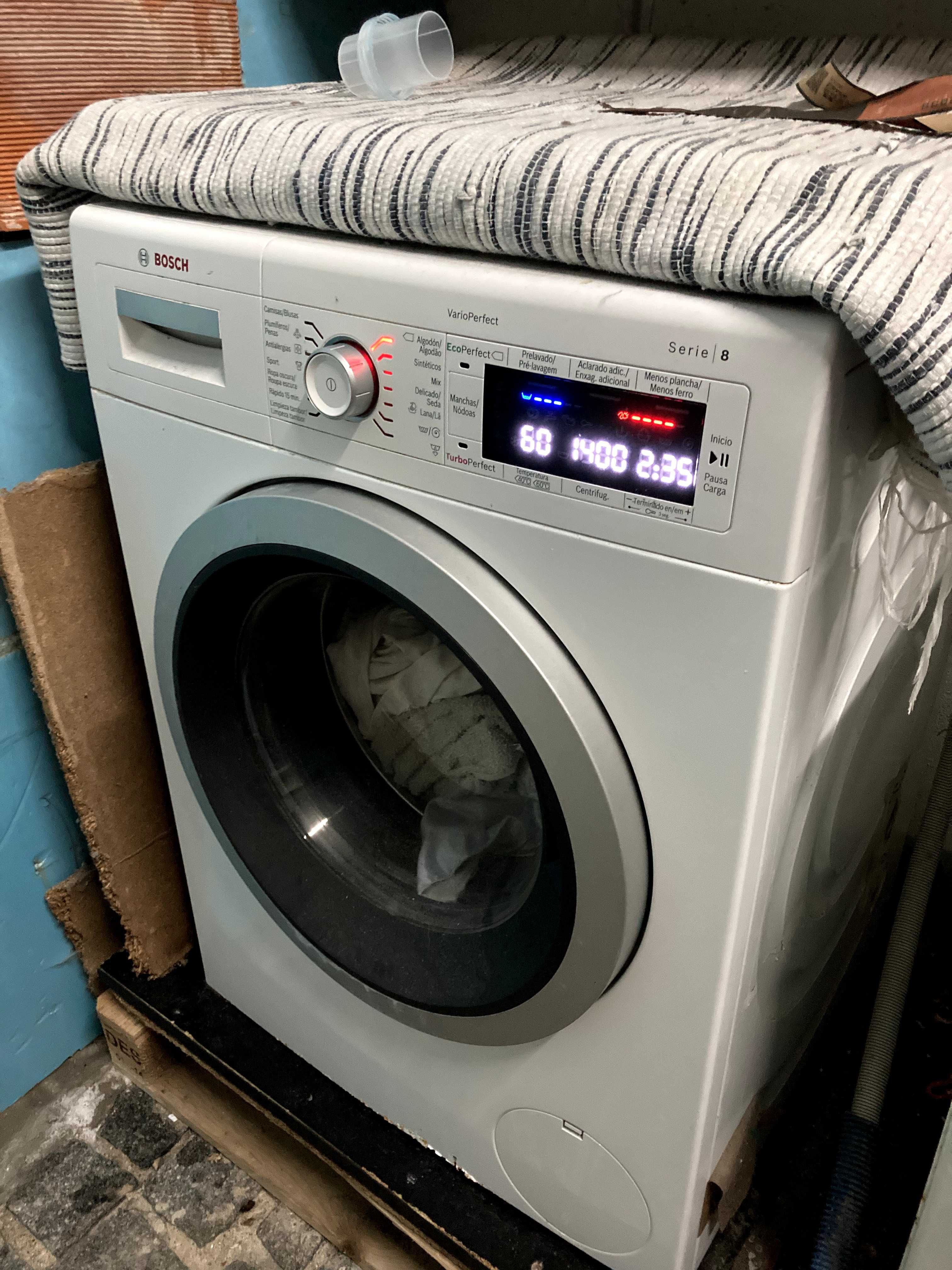 Máquina de Lavar Roupa Bosch Série 8 - ótima condição