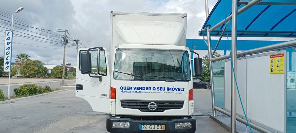 NISSAN ATLEON 3.5T Ar Condicionado e Contentor ( IMPECÁVEL)