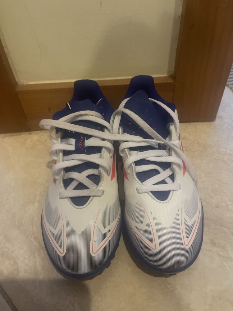 Sapatilha branca Adidas