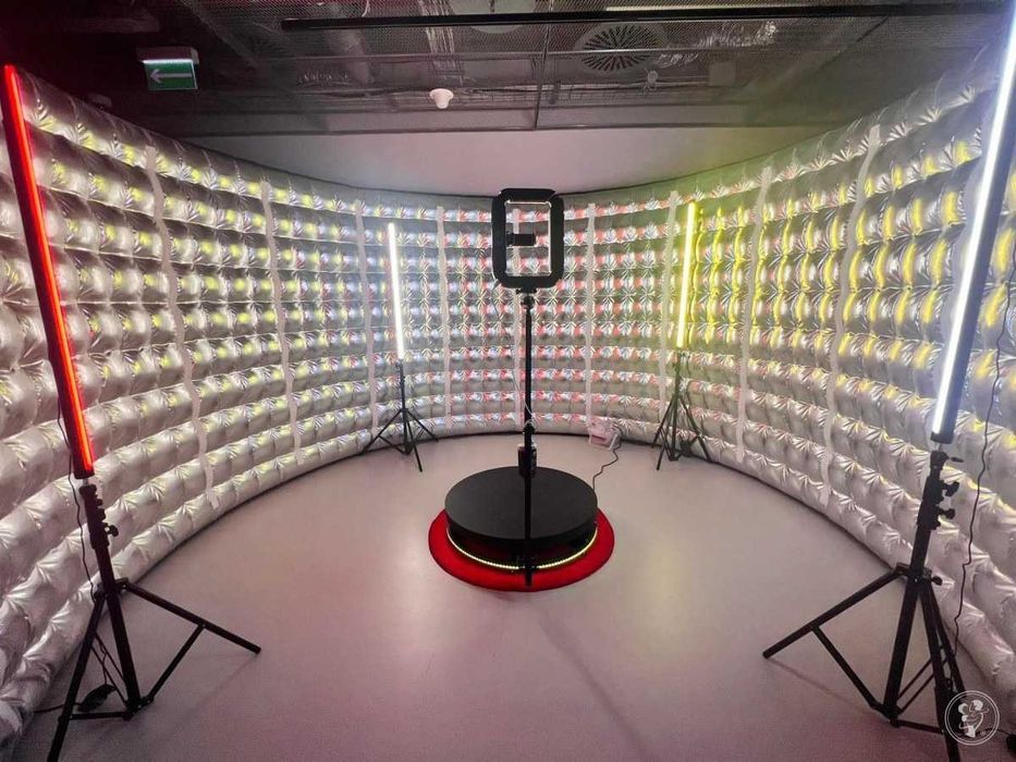 Fotobudka 360! Najlepsza atrakcja na Twoją imprezę