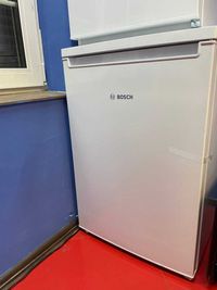 Настільний холодильник Bosch KTR15NWEA